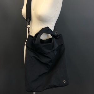 Lululemon On My Level bag